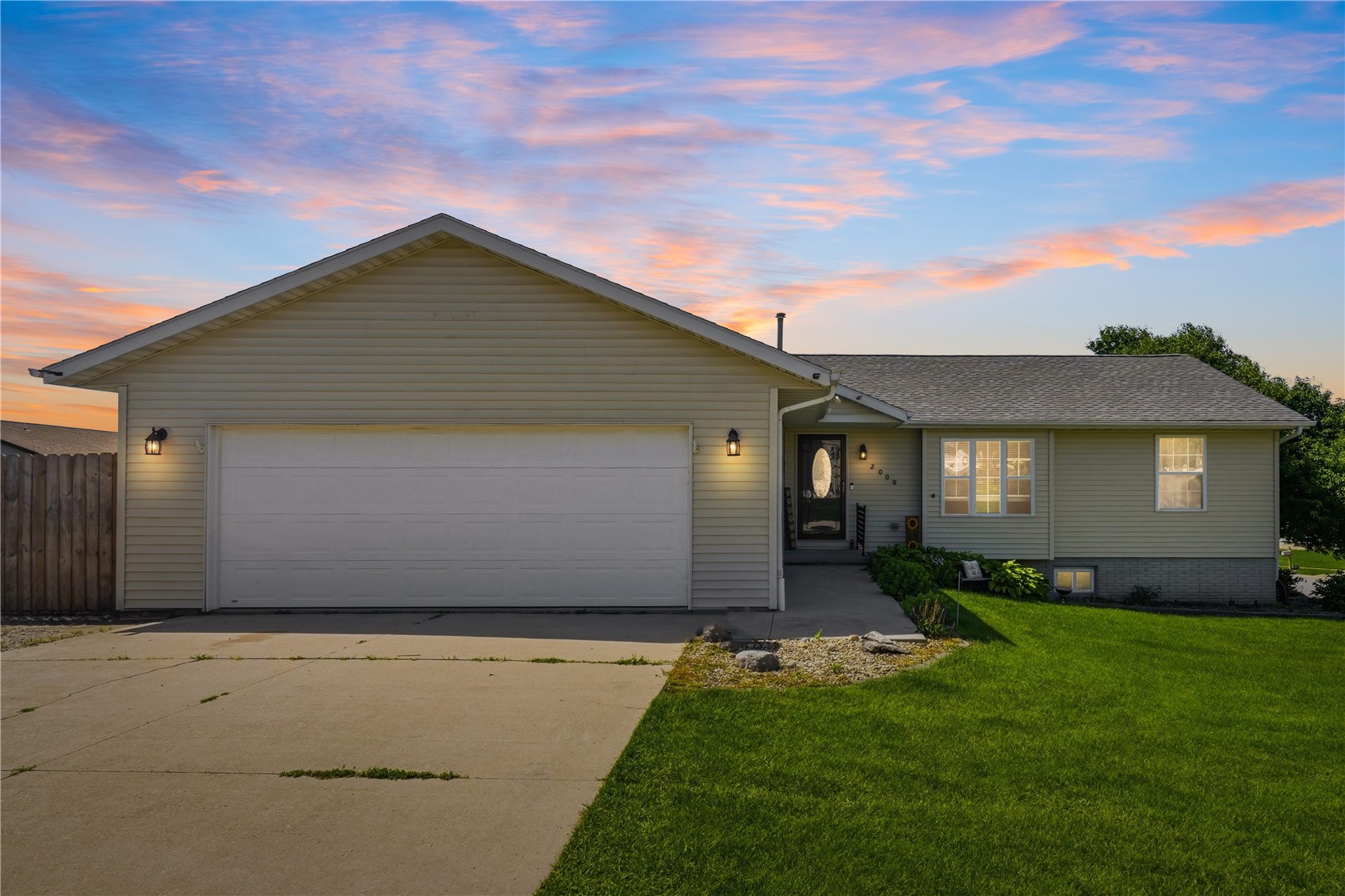 2000 Highland Road, Ely, IA 52227