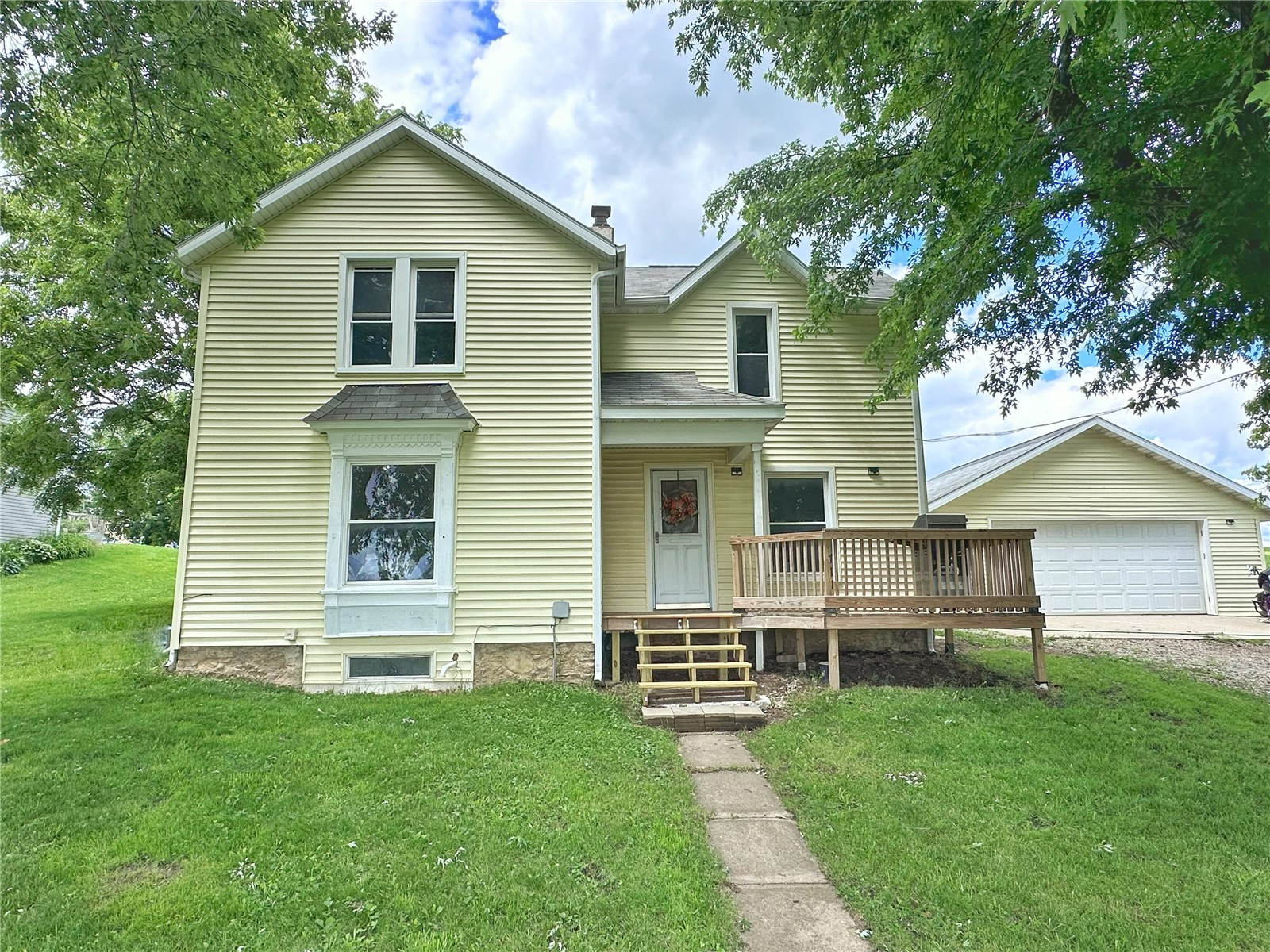 711 Main Street — photo
