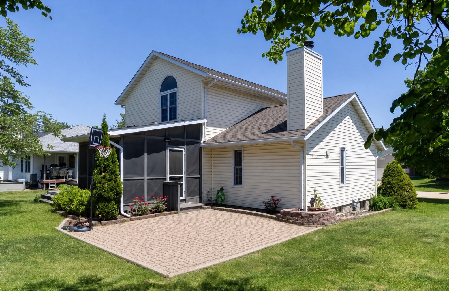 3010 Meadow Glen Street — photo