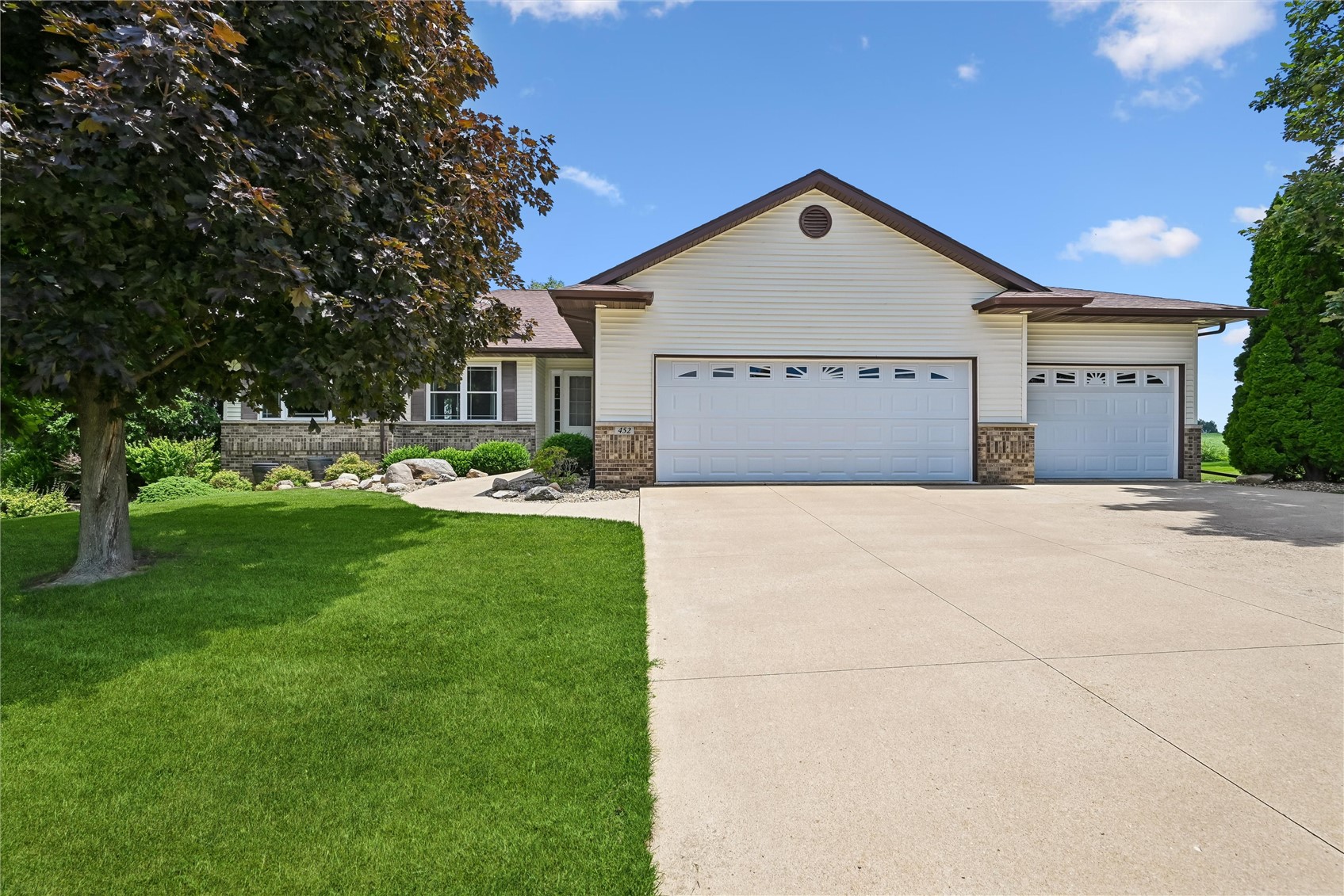 452 Sunset Drive — photo