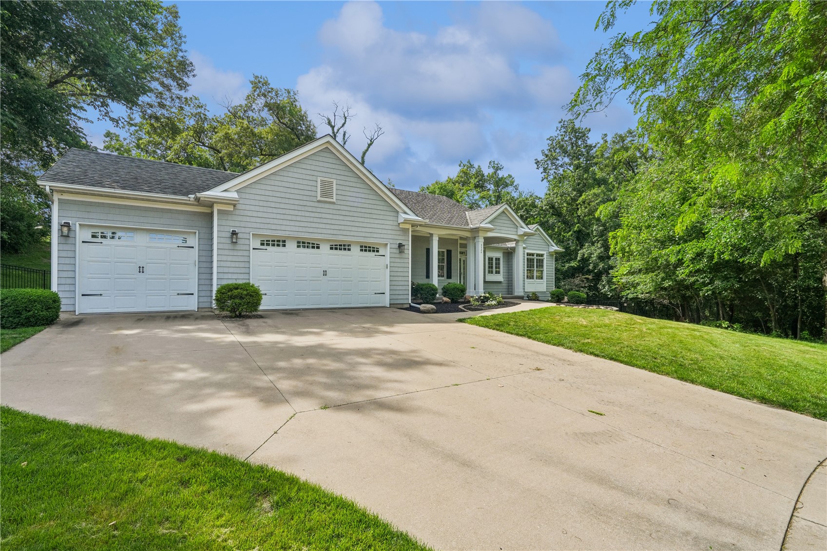 3524 River Ridge Ct NE — photo