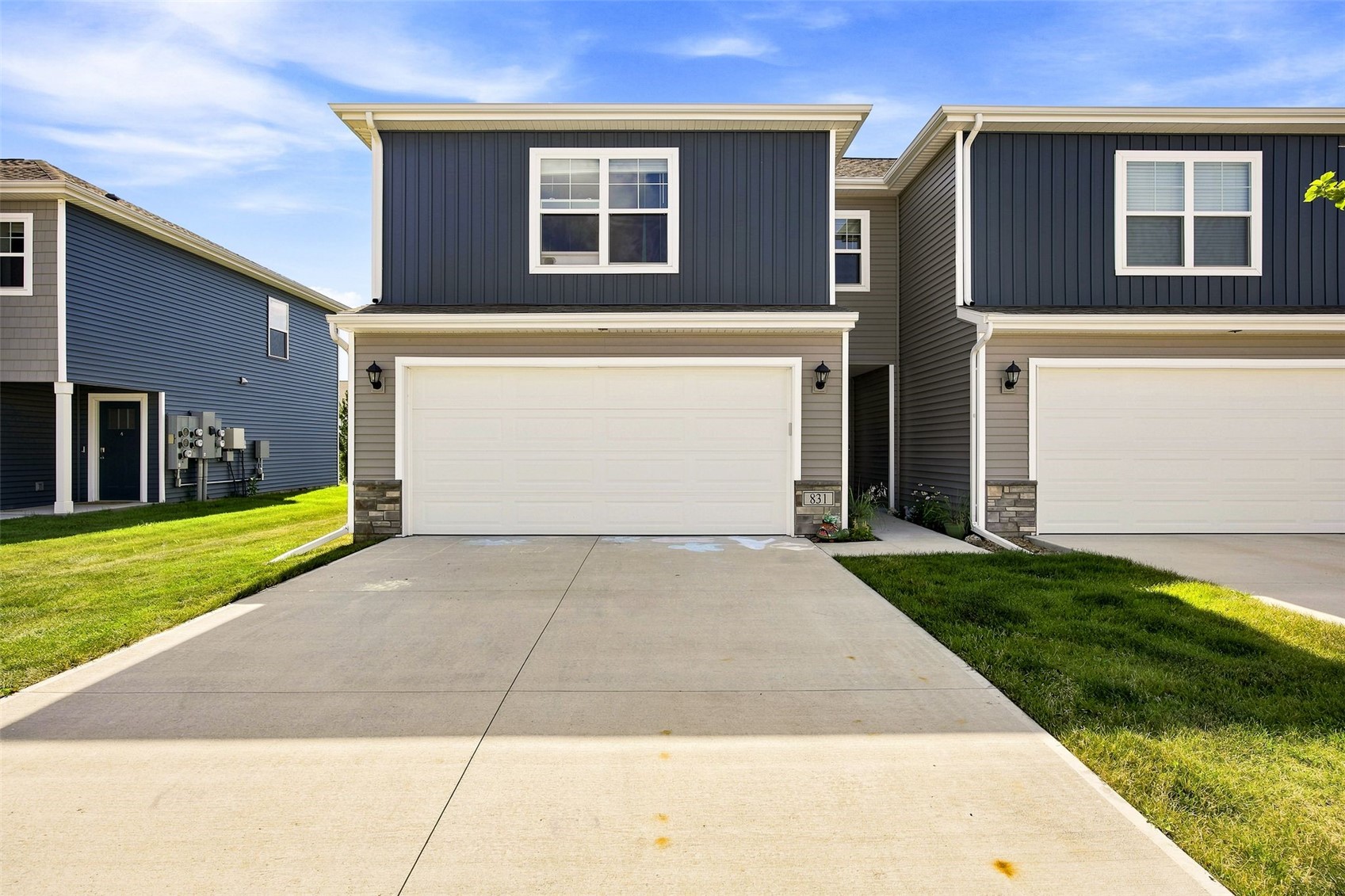 831 Oak Drive — photo