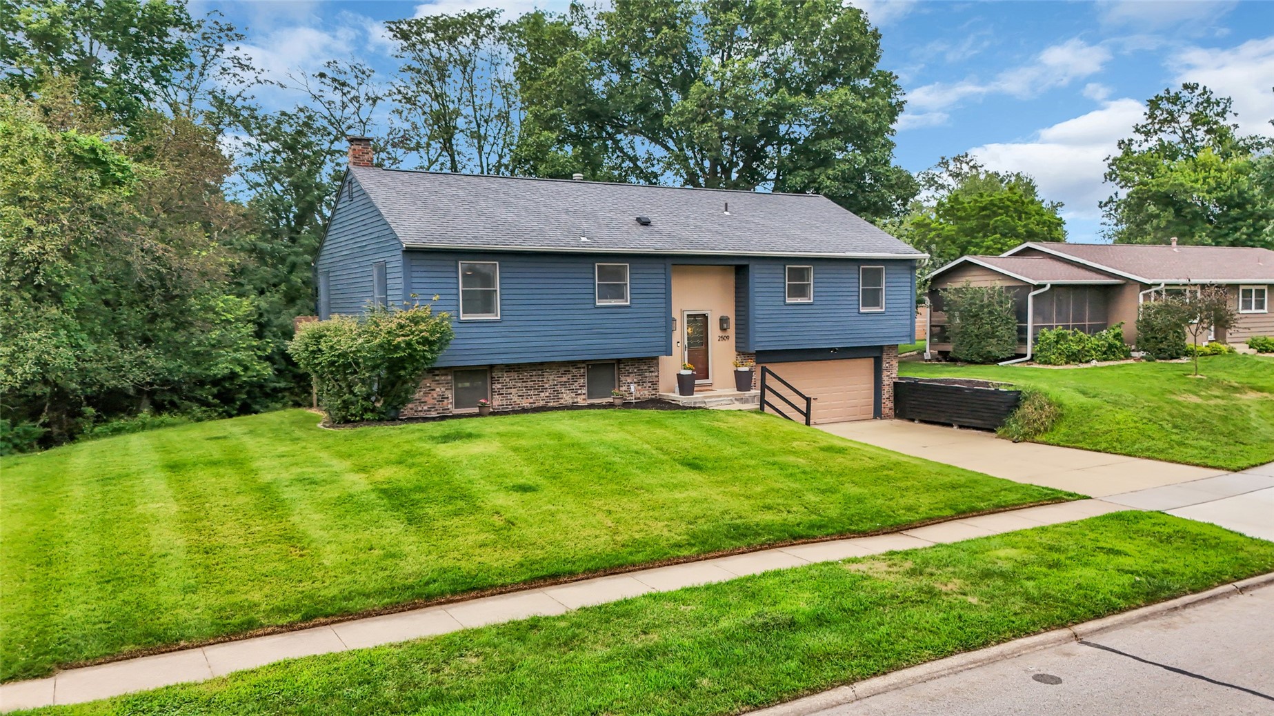 2509 Blue Ridge Drive NE, Cedar Rapids, IA 52402 — photo 2