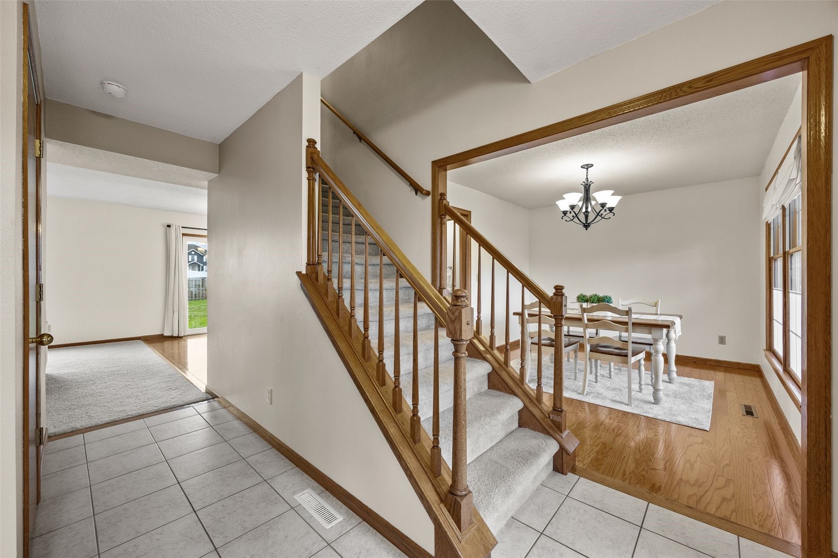 6907 Rockingham Drive SW, Cedar Rapids, IA 52404 — photo 3
