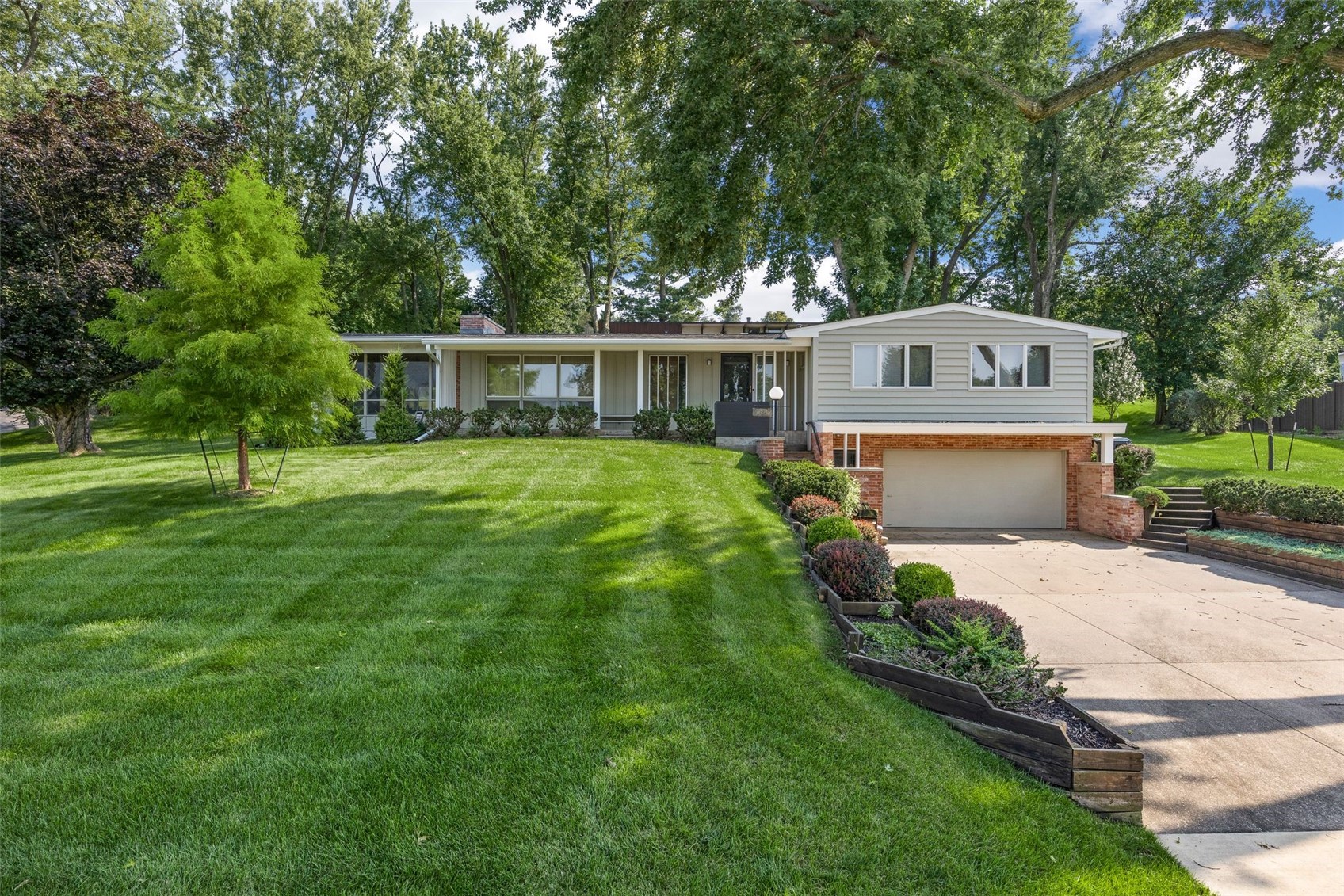 3857 Trail Ridge Road SE, Cedar Rapids, IA 52403