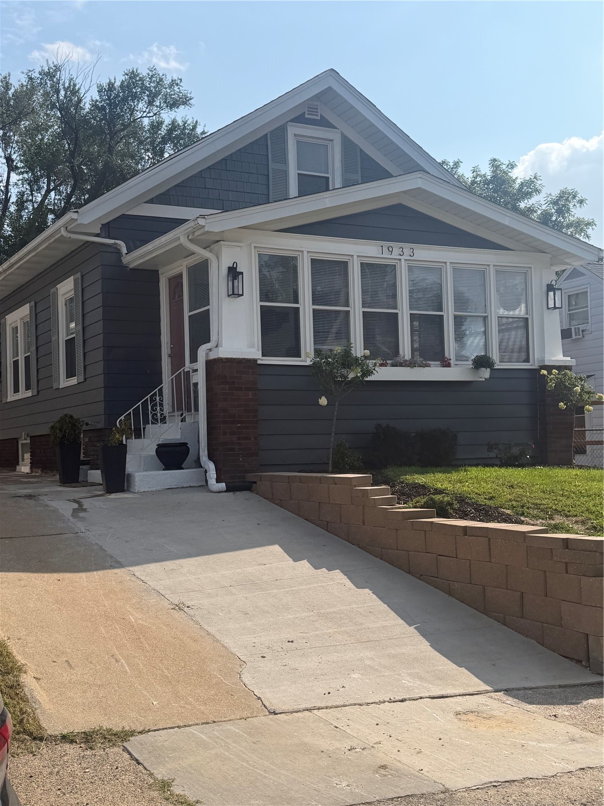 1933 Higley Avenue SE — photo