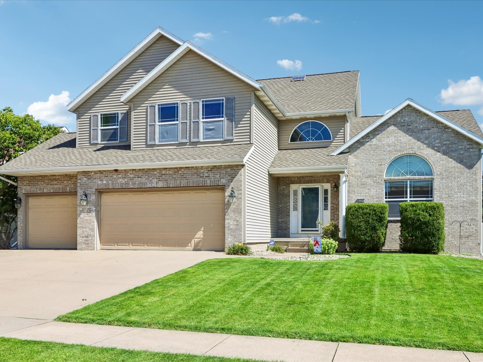 4200 Creekview Drive — photo