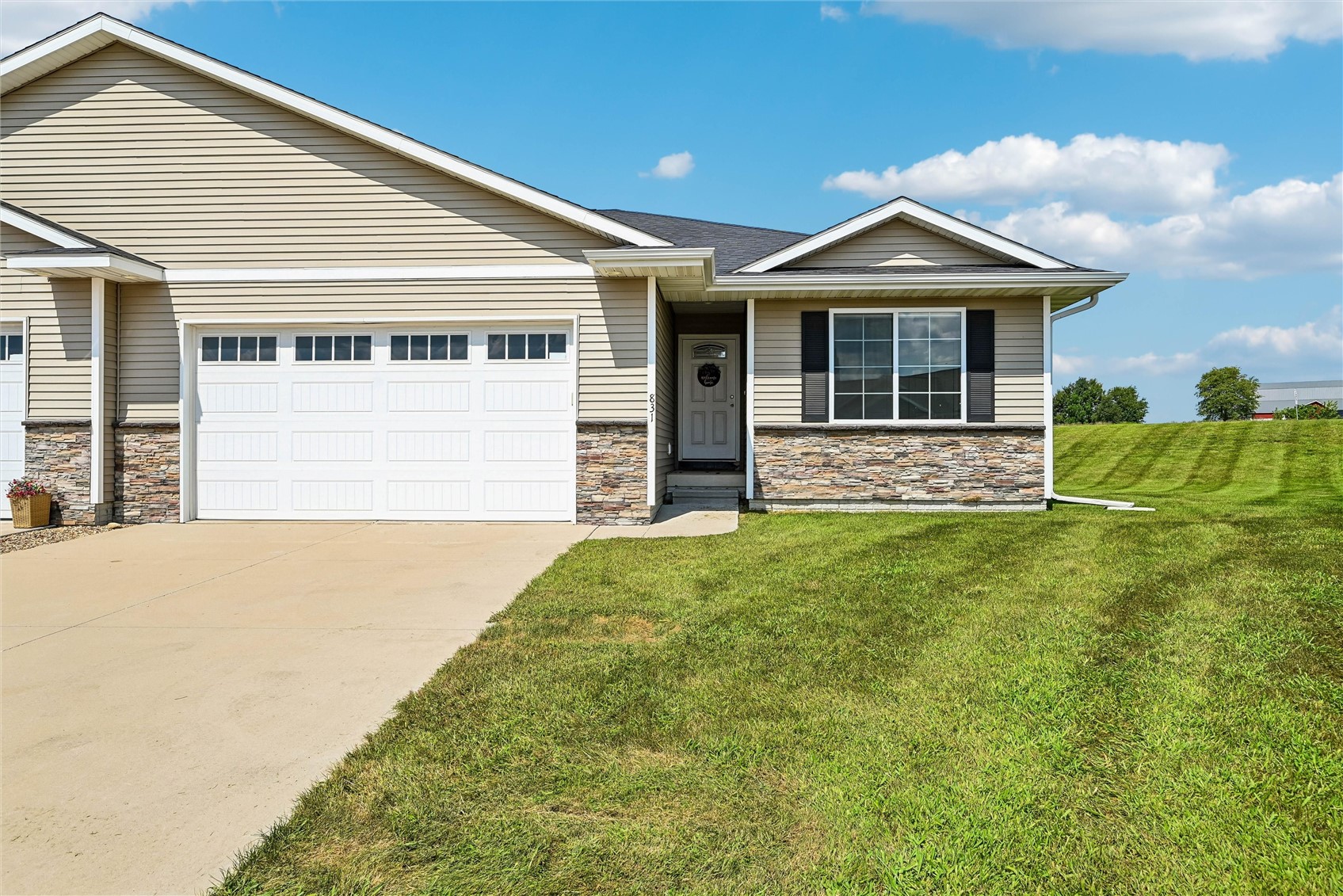 831 Heartland Court — photo