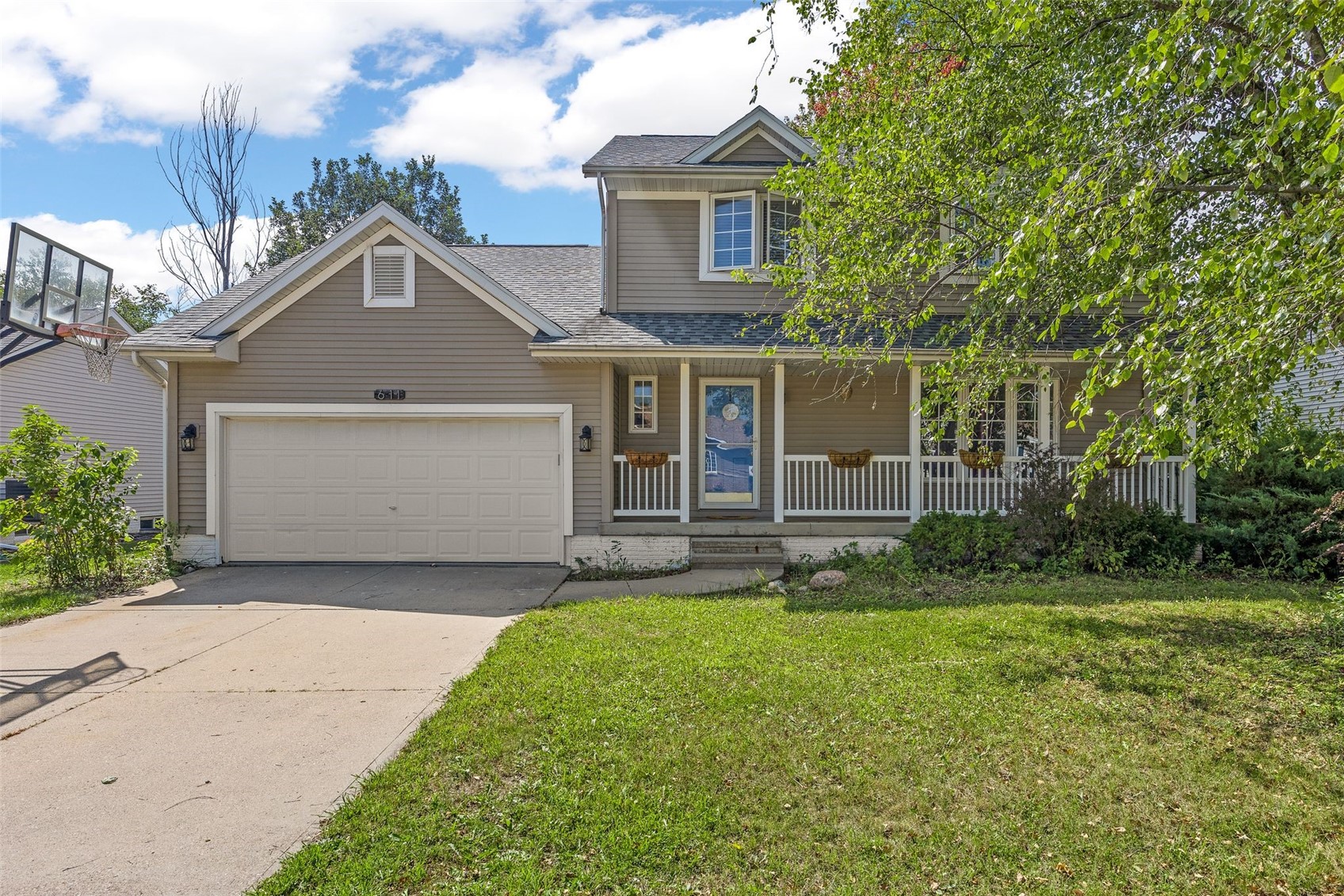 611 Deer Run Drive NE — photo