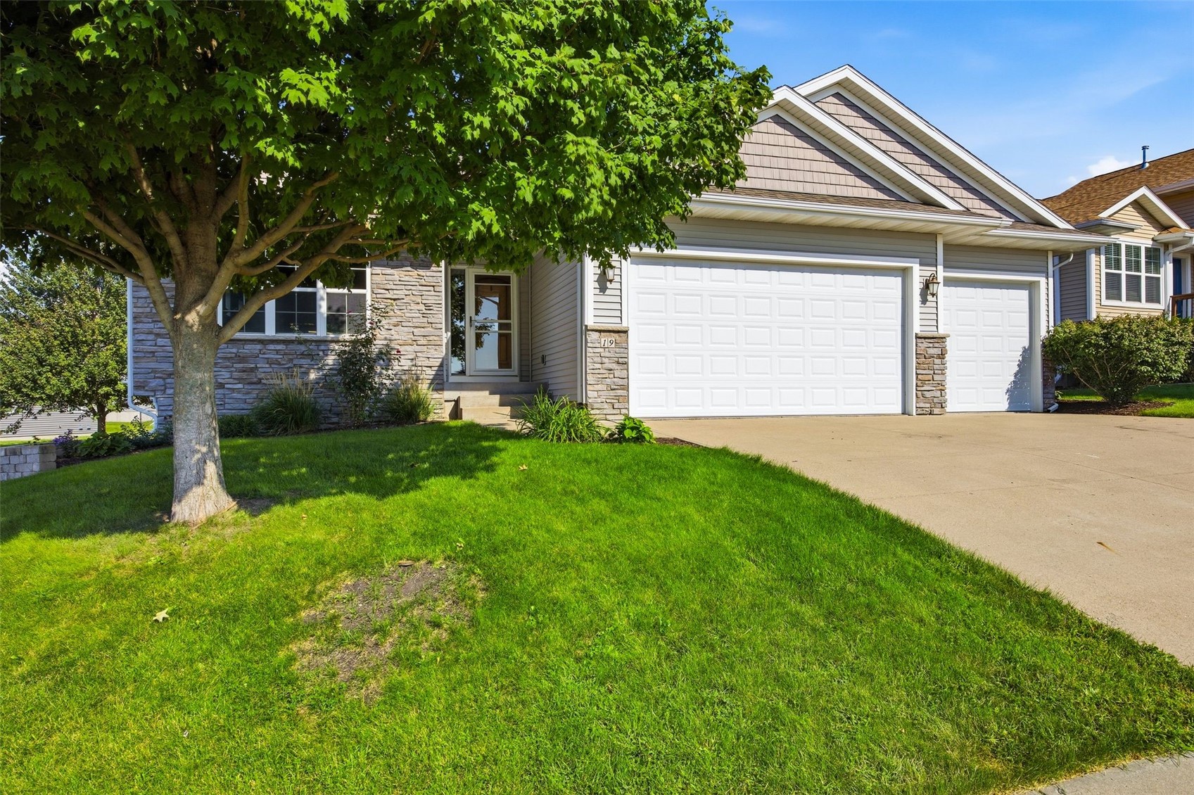 19 Eversull Lane, Iowa City, IA 52245 — photo 2