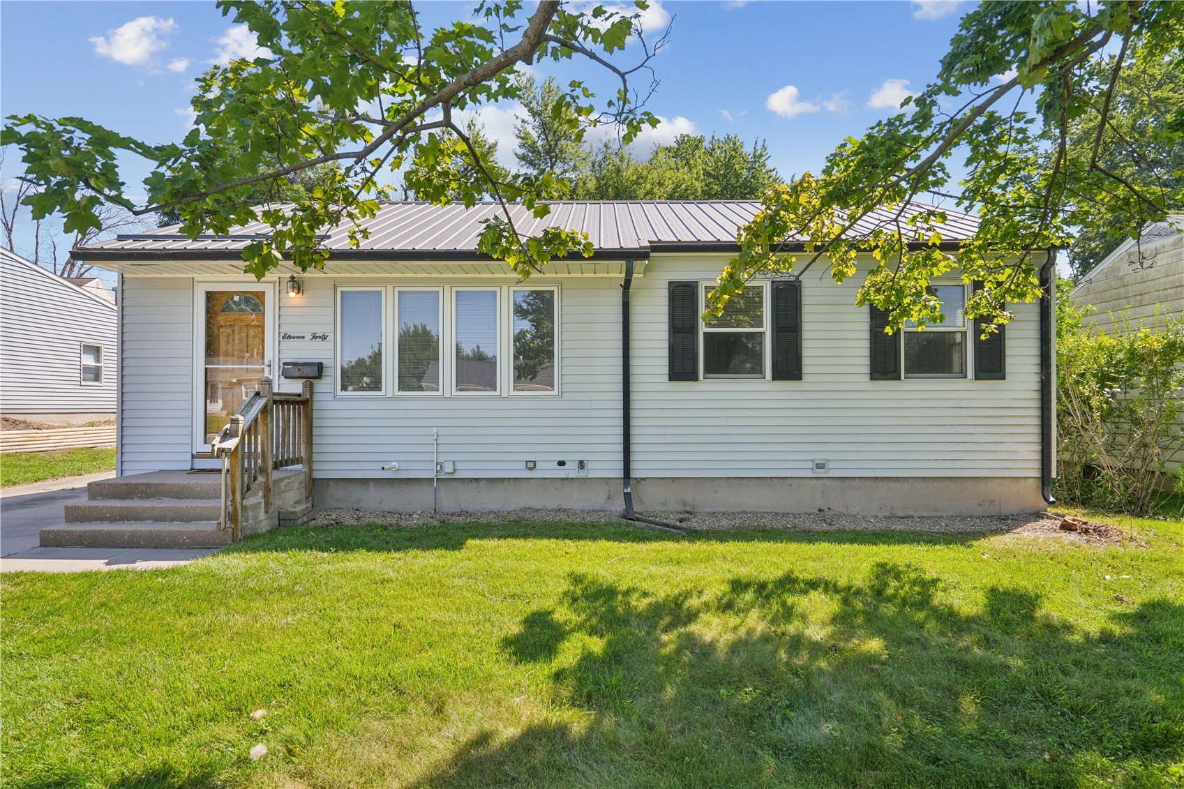 1140 Crestview Dr SE — photo