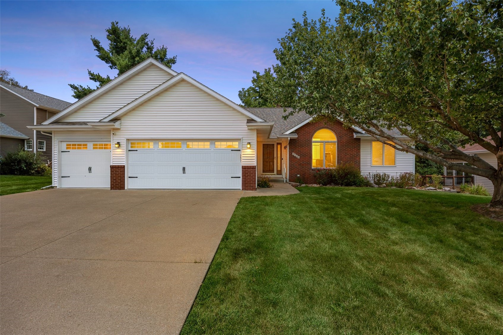 2822 Oak Crest Ct NW — photo