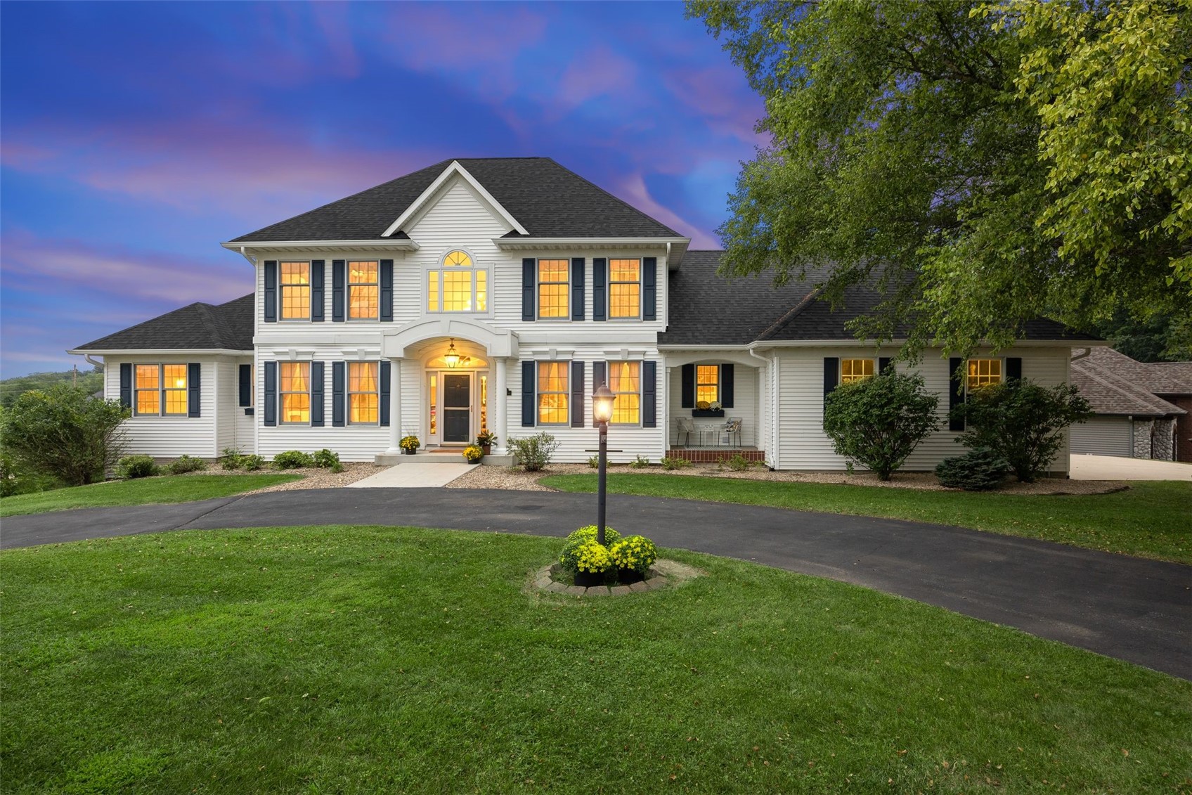 3826 Cedar Bluff Court NE — photo