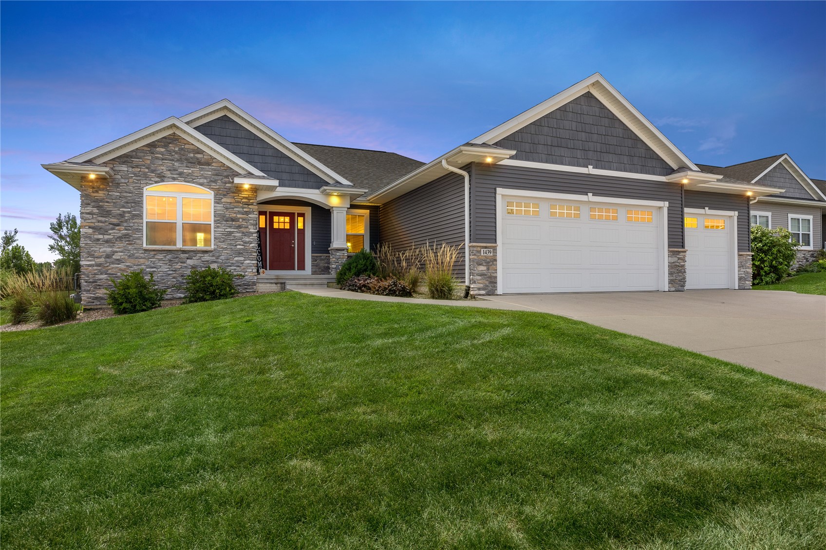 1439 Hunters Field Lane — photo