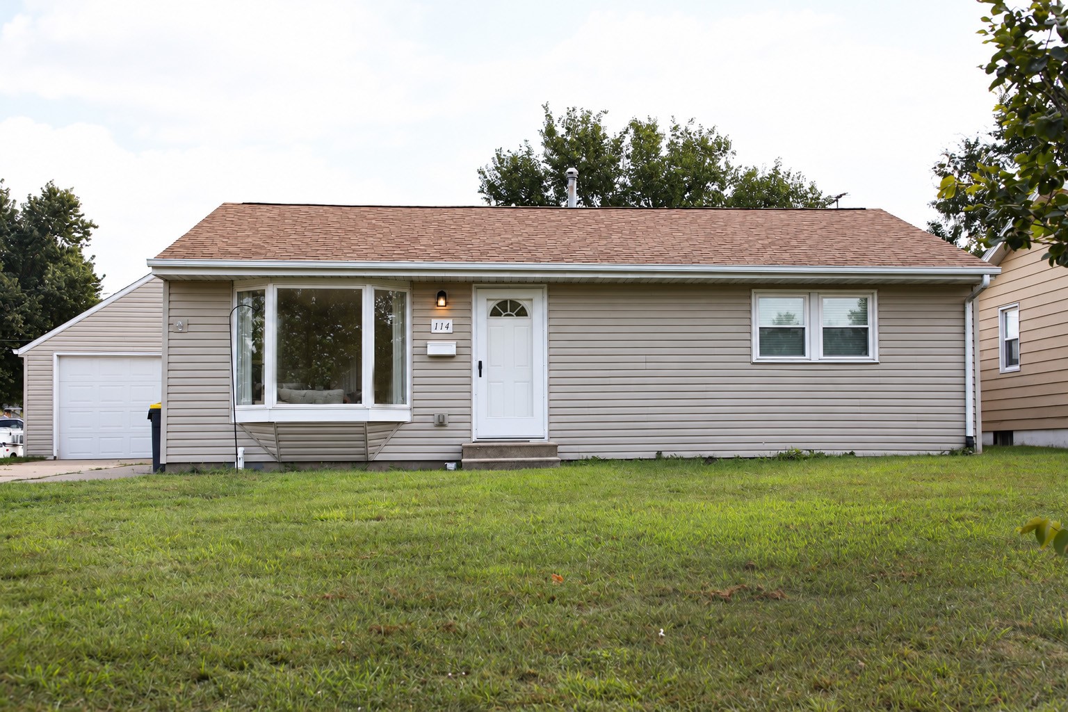 114 E Willman Street — photo