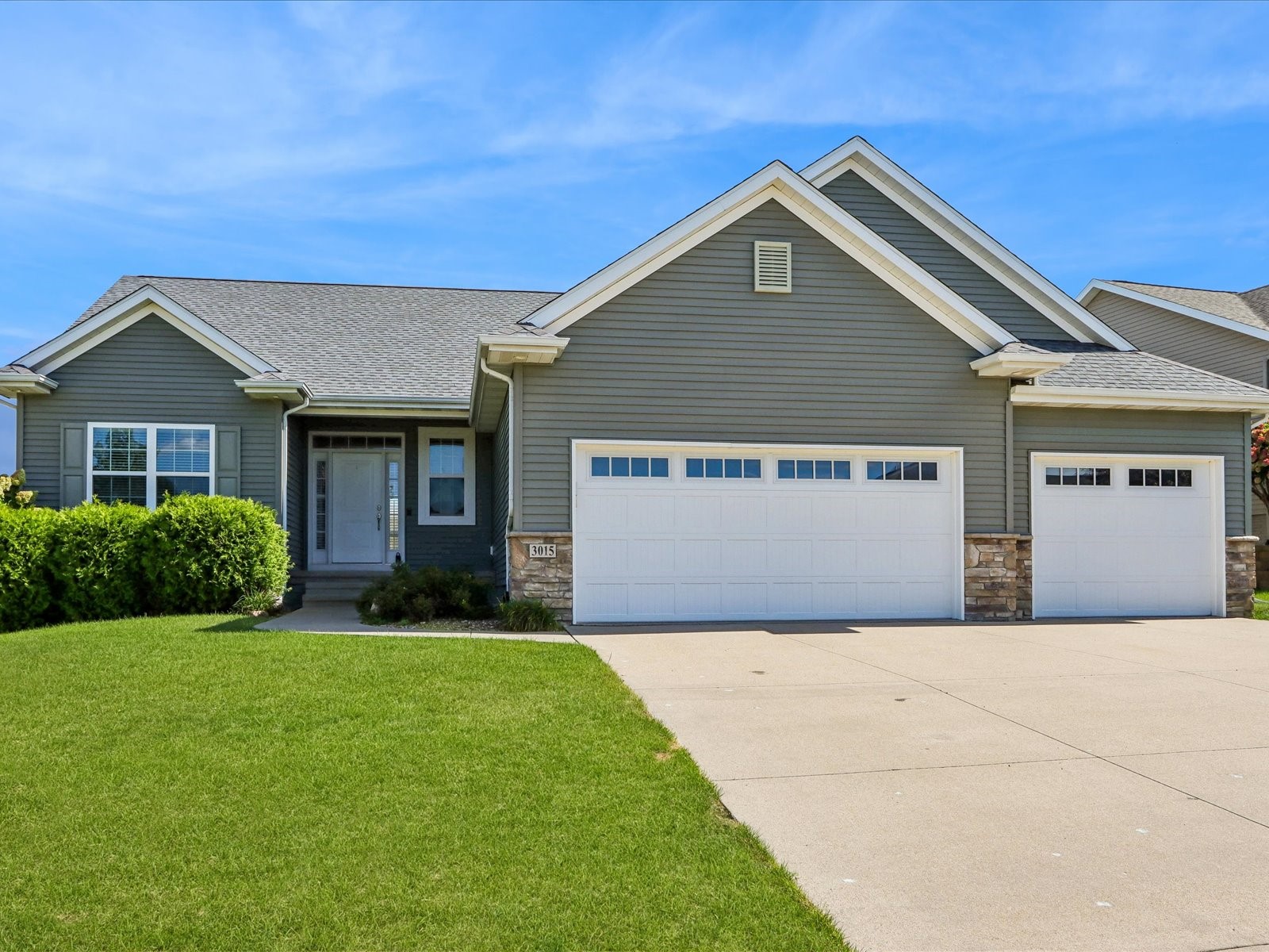 3015 Hillsboro Drive SW — photo