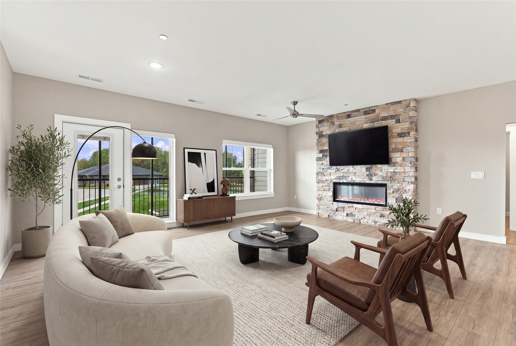 1920 Country Club Dr 203 — photo