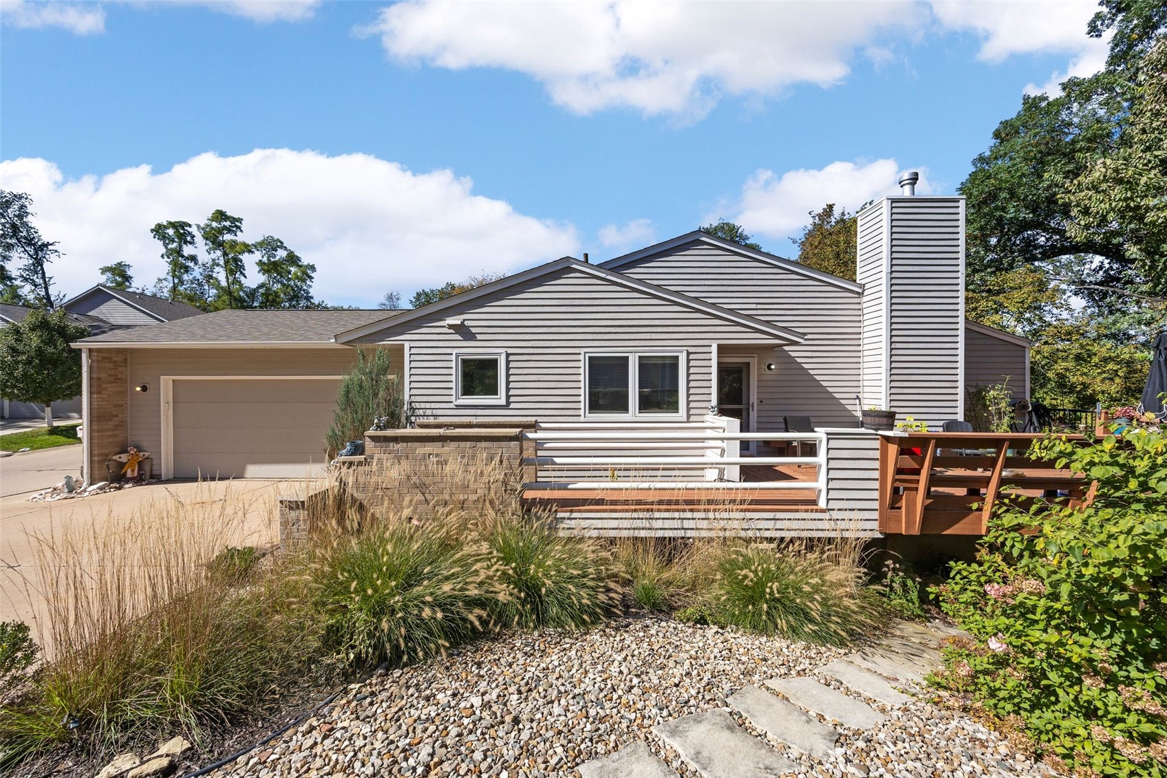 732 East Post Court SE — photo