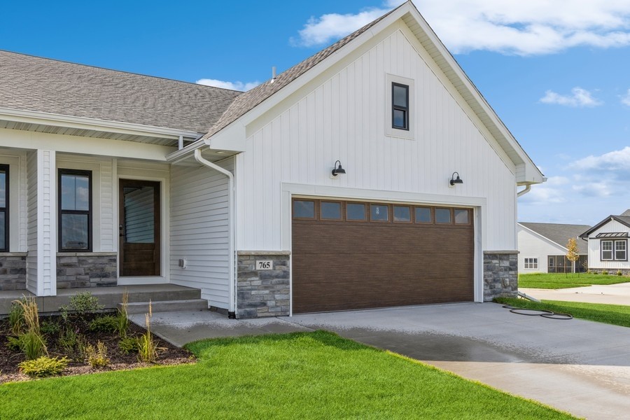 415 Solstice Court — photo