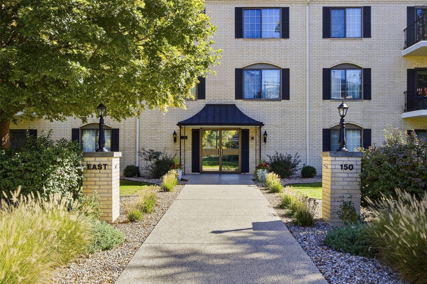 150 Thompson Dr SE Unit 104 — photo
