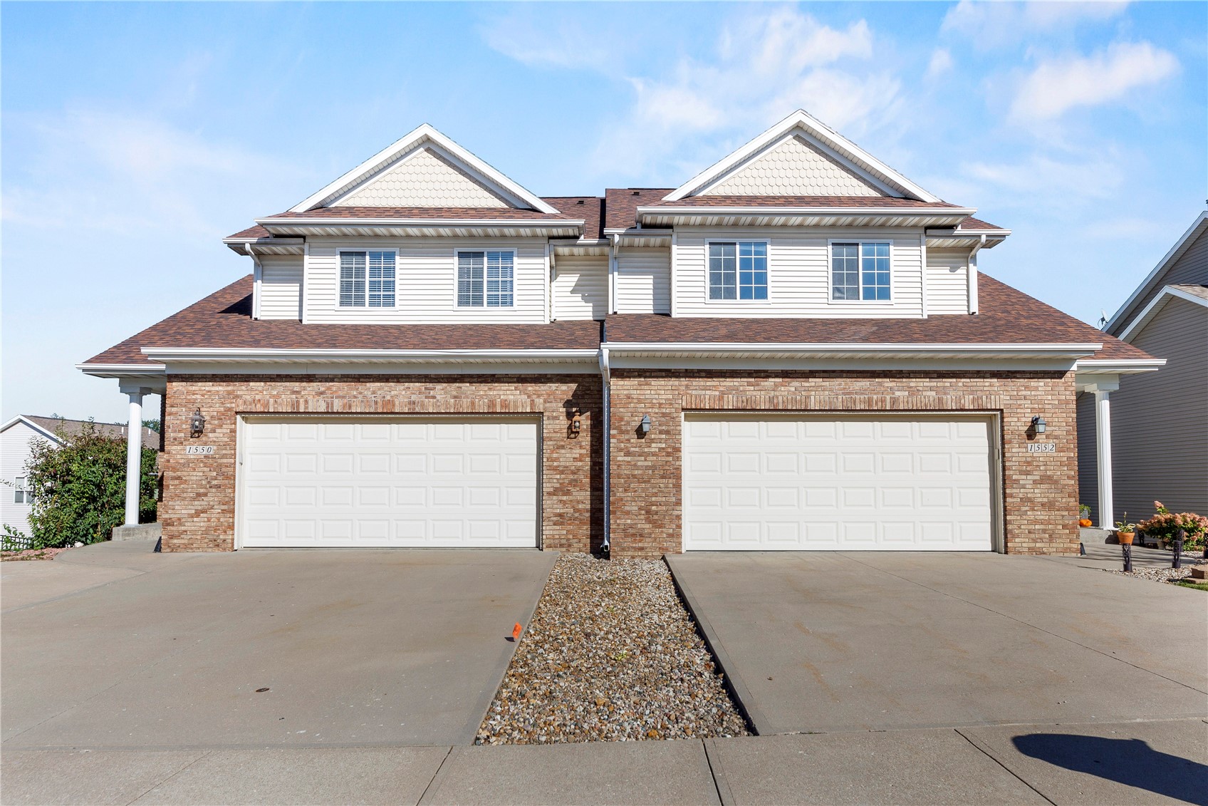 1552 Cook Cir — photo