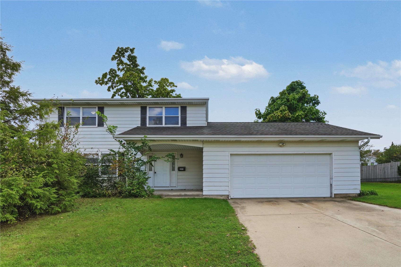 2815 Glen Elm NE — photo