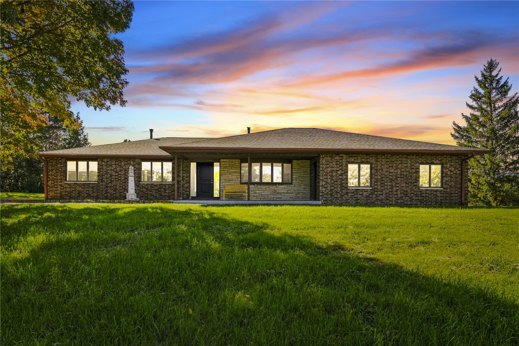 2916 Rustic Ridge Road NE, Iowa City, IA 52240 — photo 2