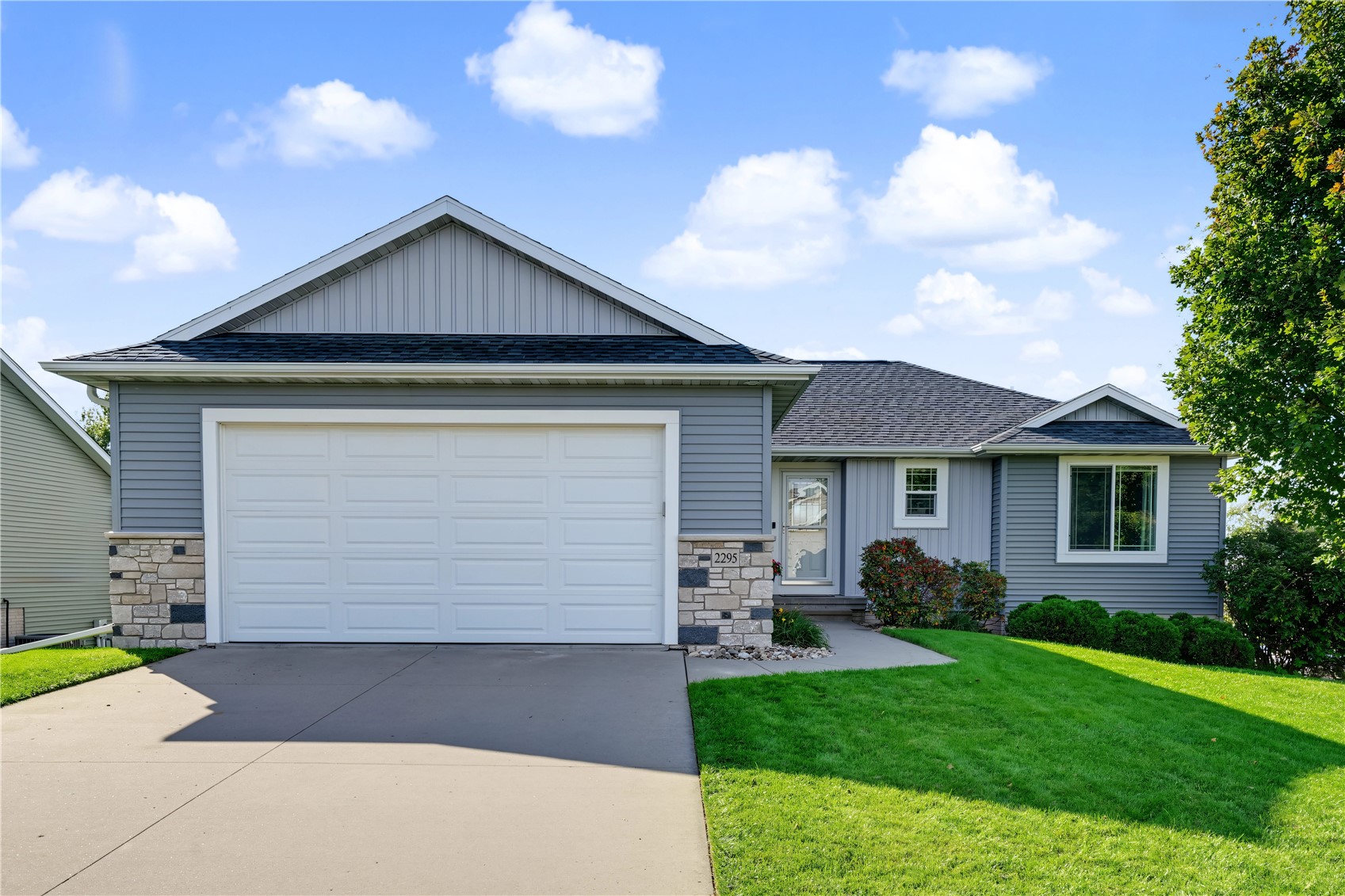2295 Edwin Drive — photo