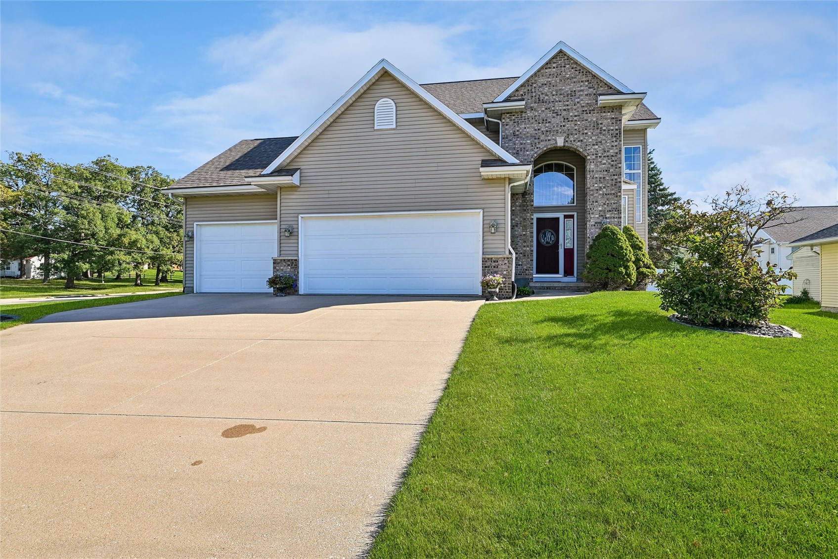 4124 Forest View Court NE — photo