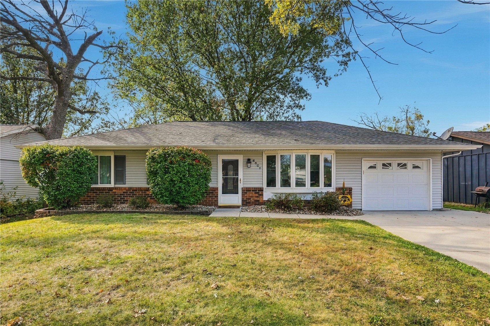 6801 Stonybrook Lane NE — photo