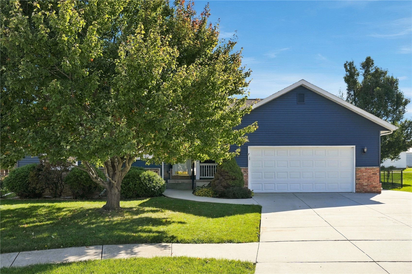 7400 Mallard Court — photo