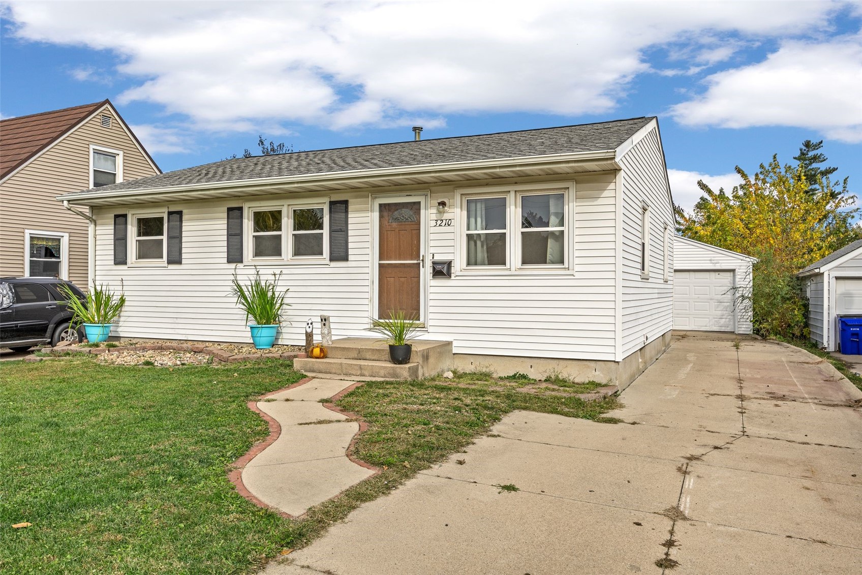 3210 Vine Avenue SE — photo