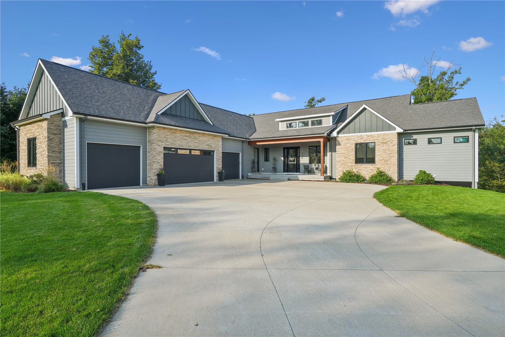 2209 Timber Wolf Trail SE — photo