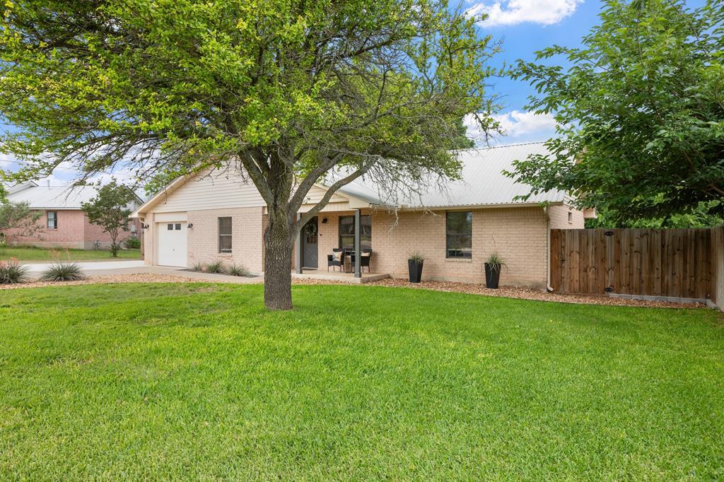116 Henrietta Court — photo