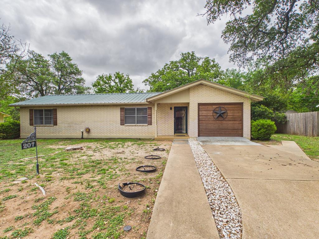 207 Skylark — photo