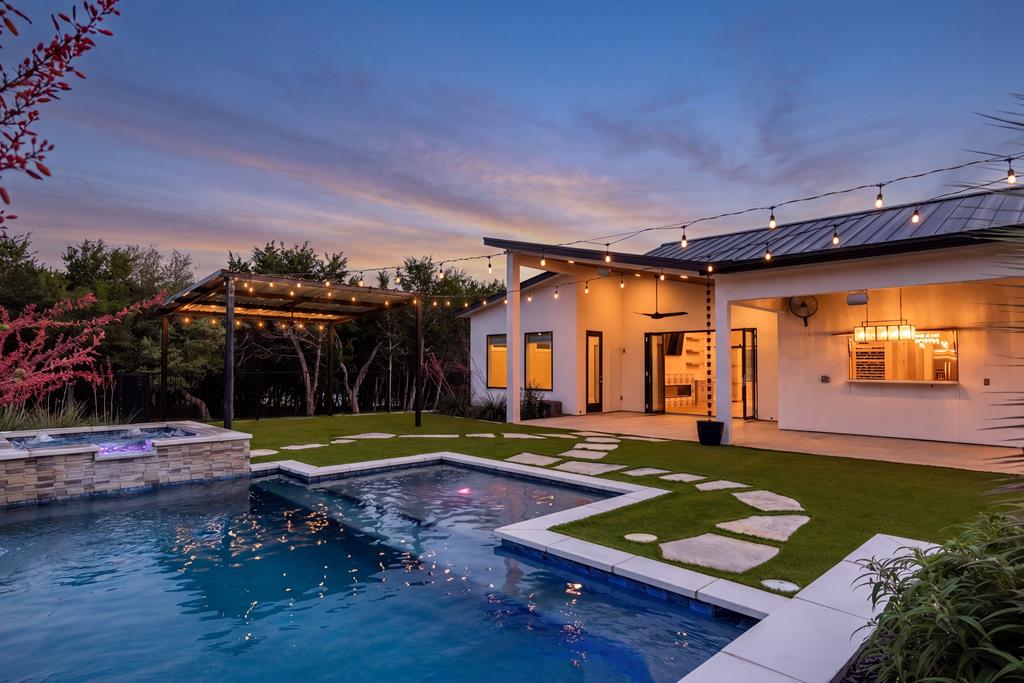 845 Coronado Dr — photo