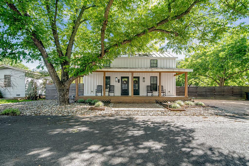 212 W Peach St — photo