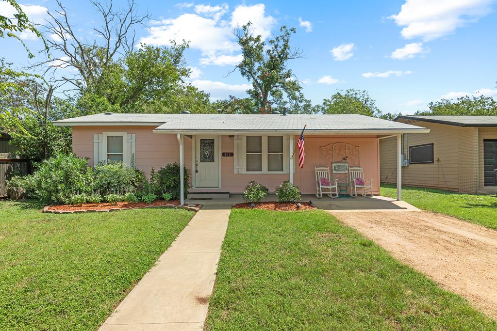 812 W Austin St — photo
