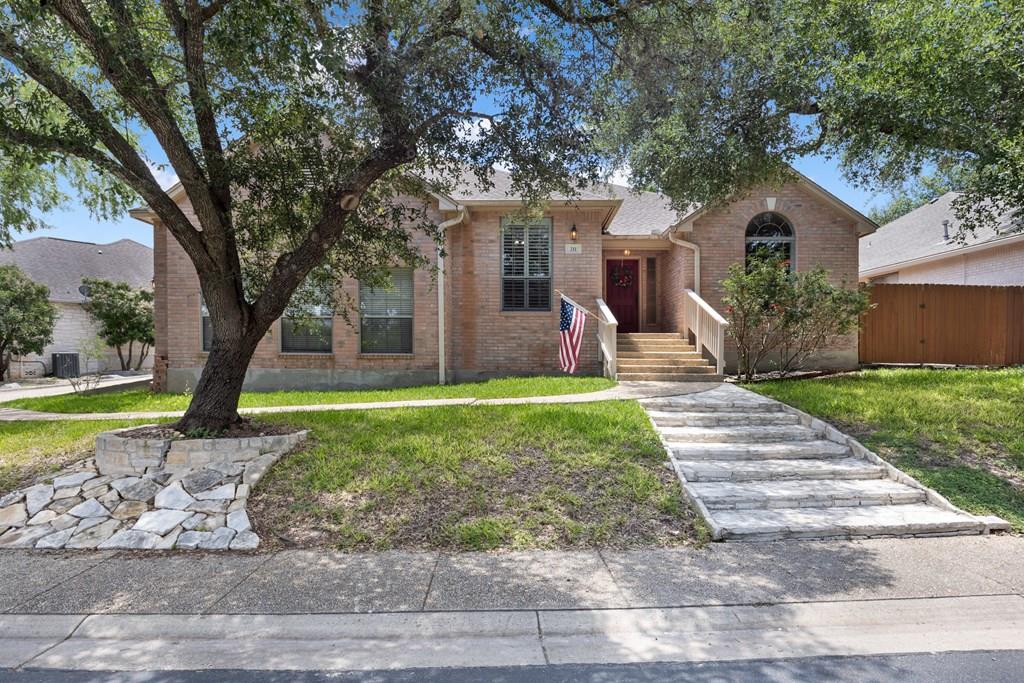 211 E Creekview Dr — photo