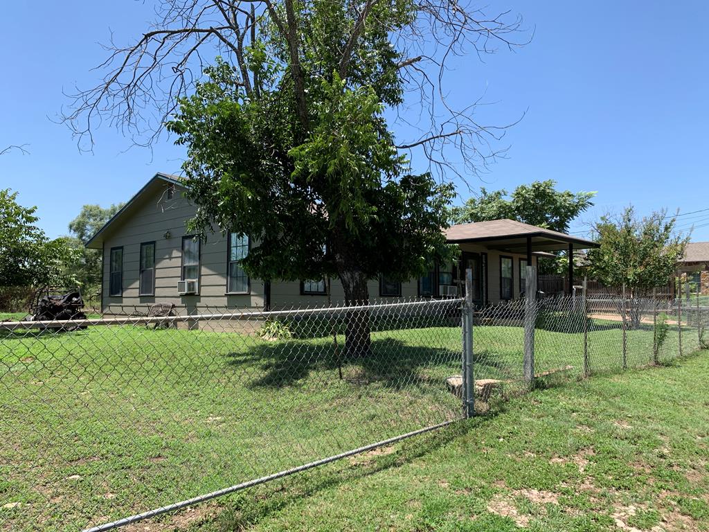 904 Carey Ave — photo