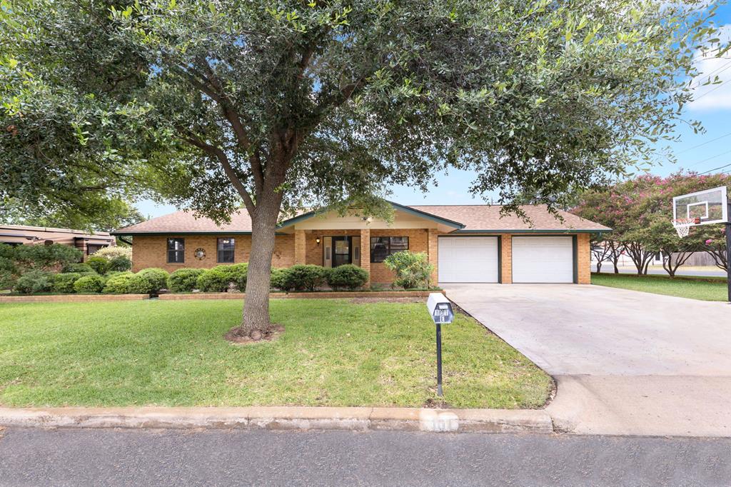 101 E Grothe St — photo