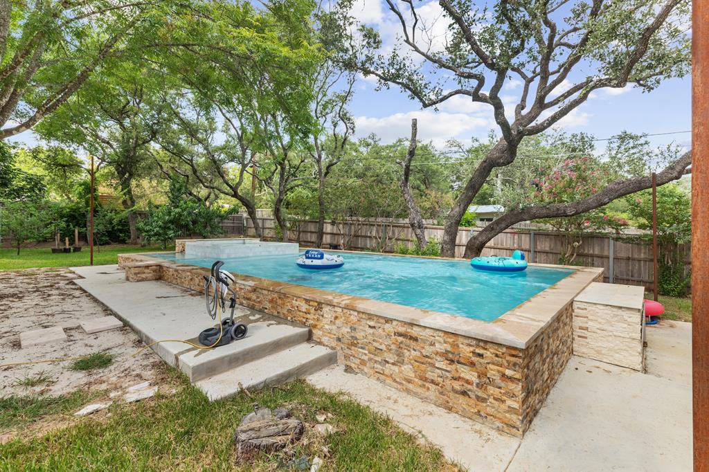 308 Tanglewood Dr — photo