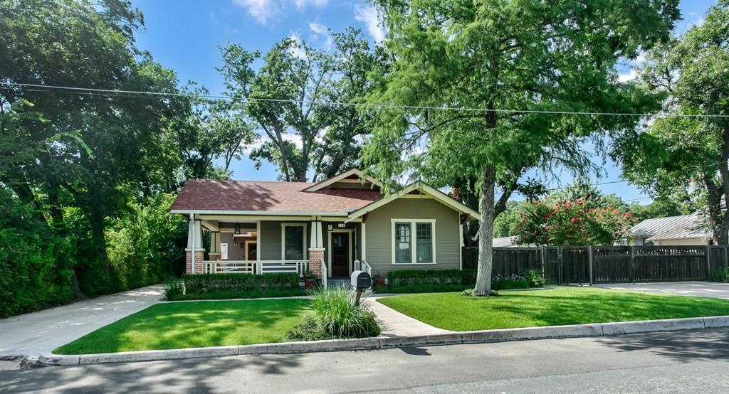 404 N Pecan St — photo