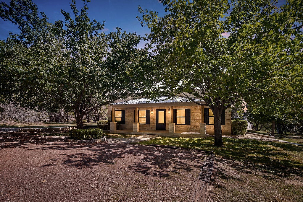 146 Hillside Dr — photo