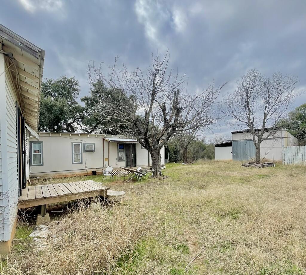807 E Anniston, Llano, TX 78643 — photo 3
