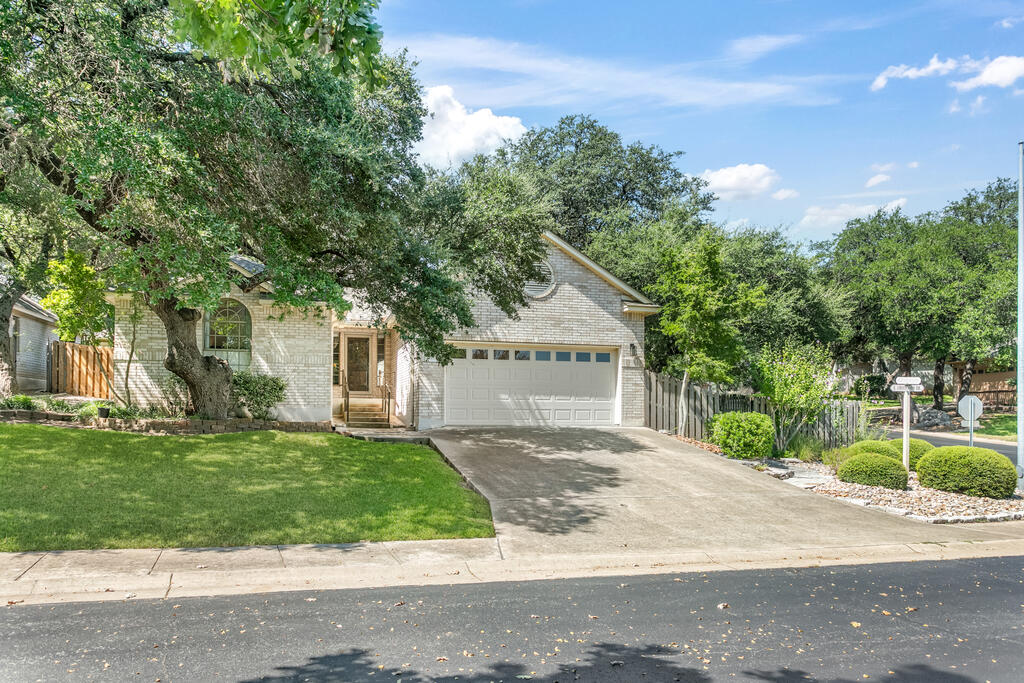 201 E Creekview Dr — photo