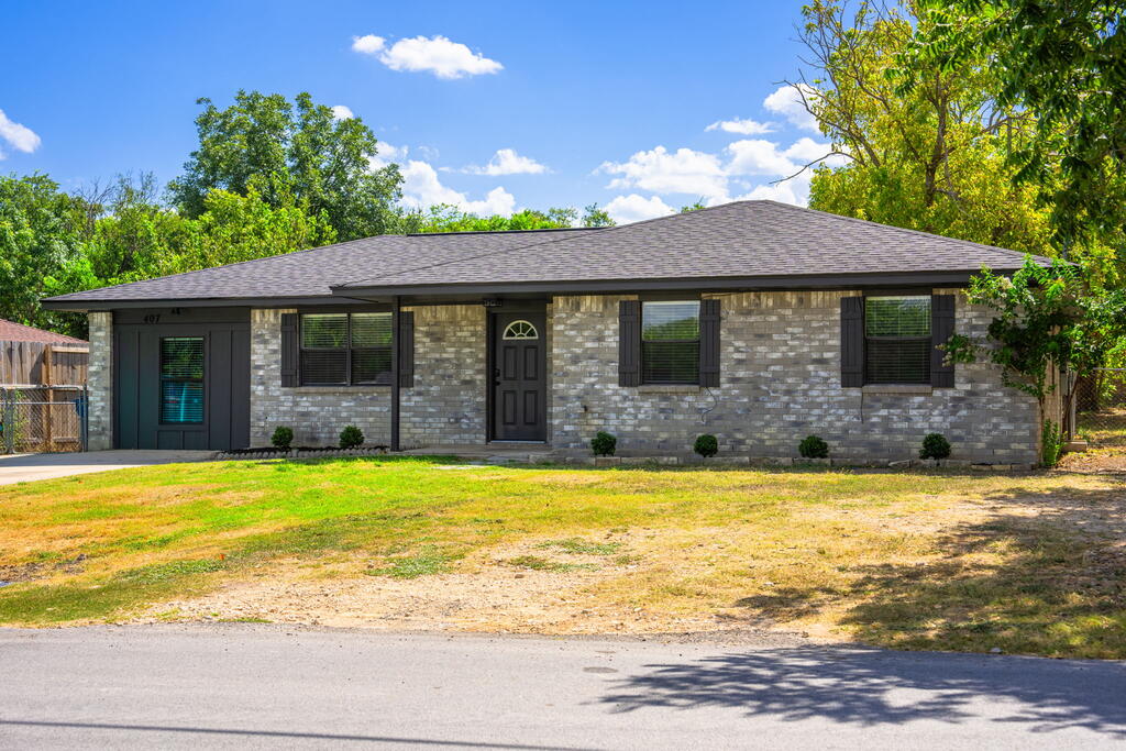 407 Peterson Dr 407 — photo