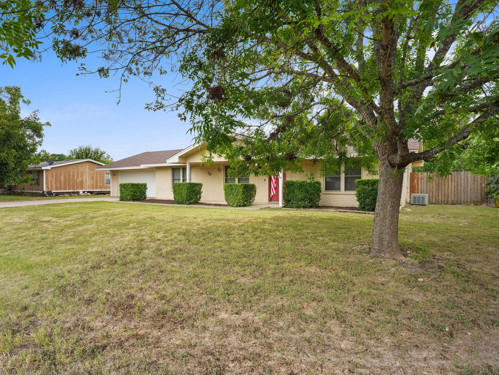 118 Cypress Falls — photo