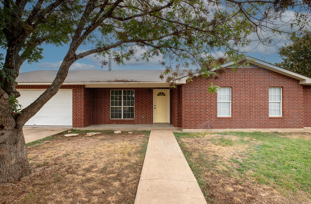 703 Dawn Lane — photo