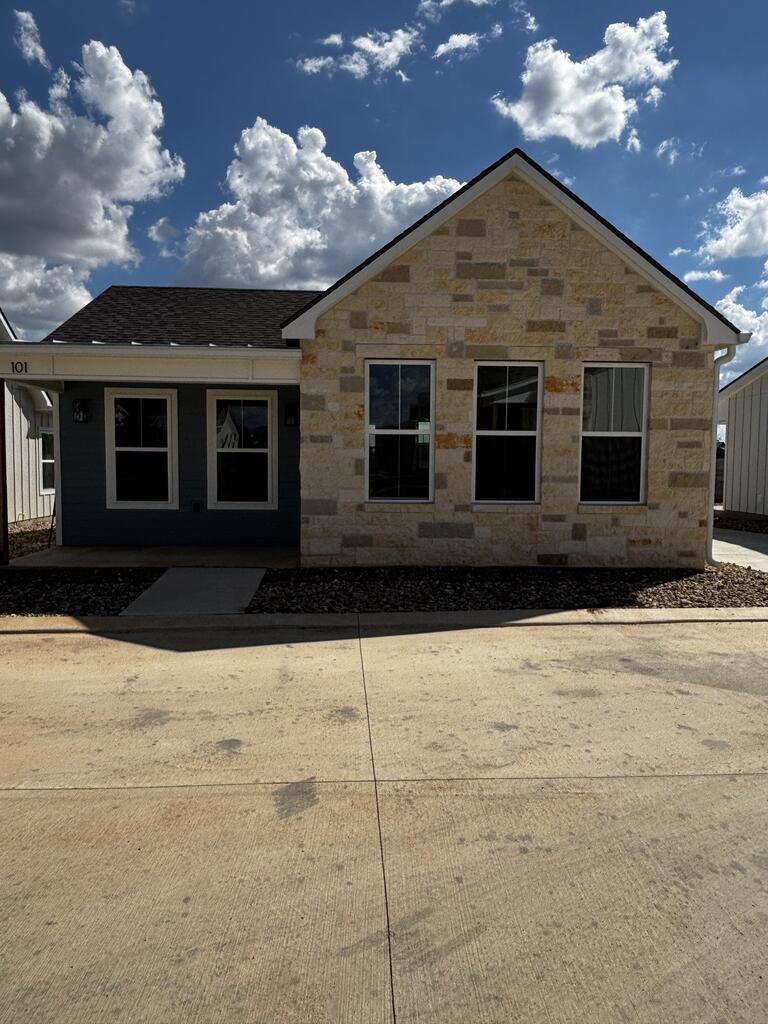 802 S Creek St #101 — photo